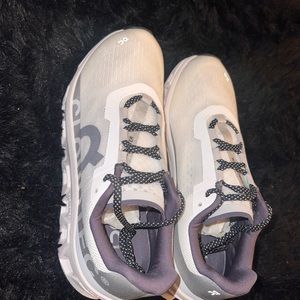 Cloud Monster Women’s Size 10.5